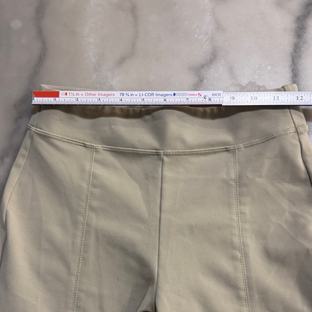 ALO Airbrush Flutter Leggings - Cream/Tan - Picture 5 of 9